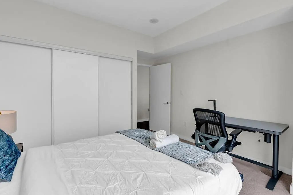 Apartment Stylish Suites - Free Parking & Lake View Toronto