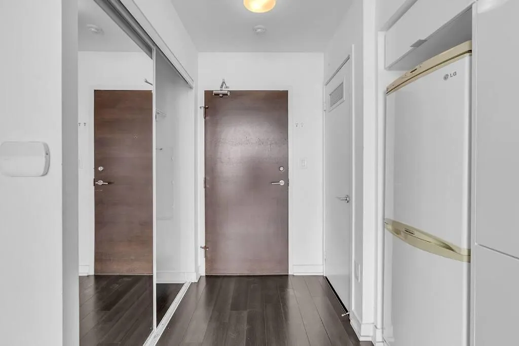 Apartment Stylish Suites - Free Parking & Lake View Toronto