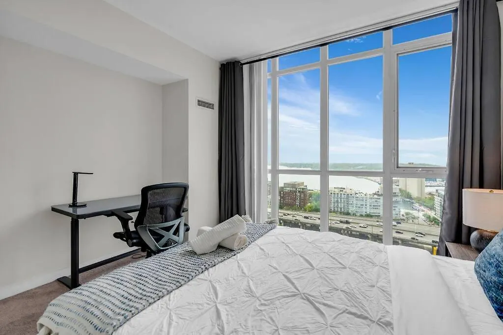 Apartment Stylish Suites - Free Parking & Lake View Toronto Canada