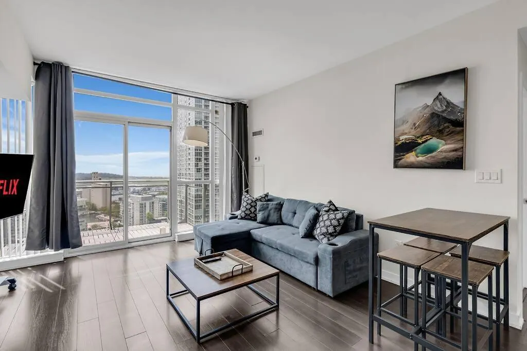 Stylish Suites - Free Parking & Lake View Toronto 0*,  Canada